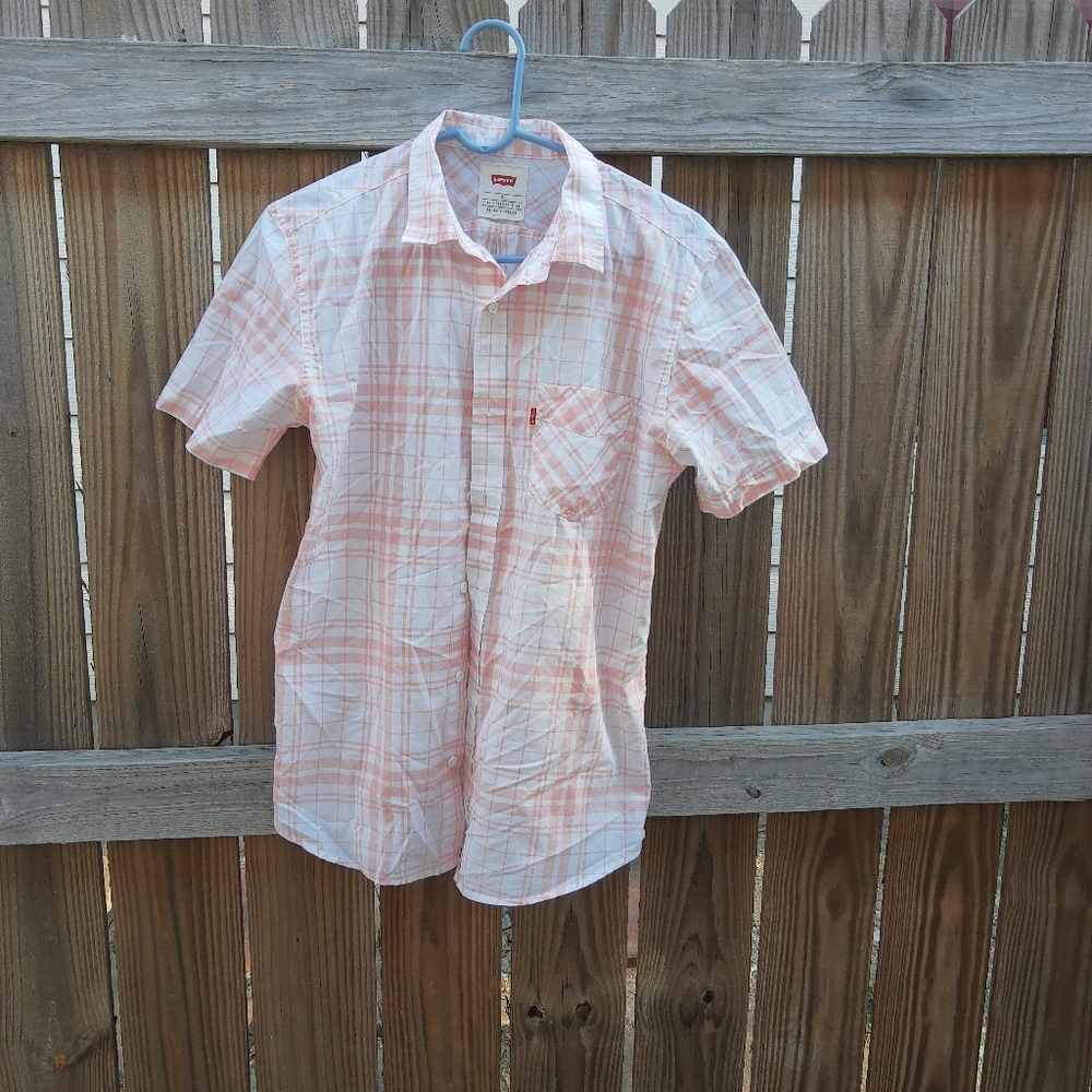 Levi's Youth/Men's Small 1 pocket short sleeve shirt